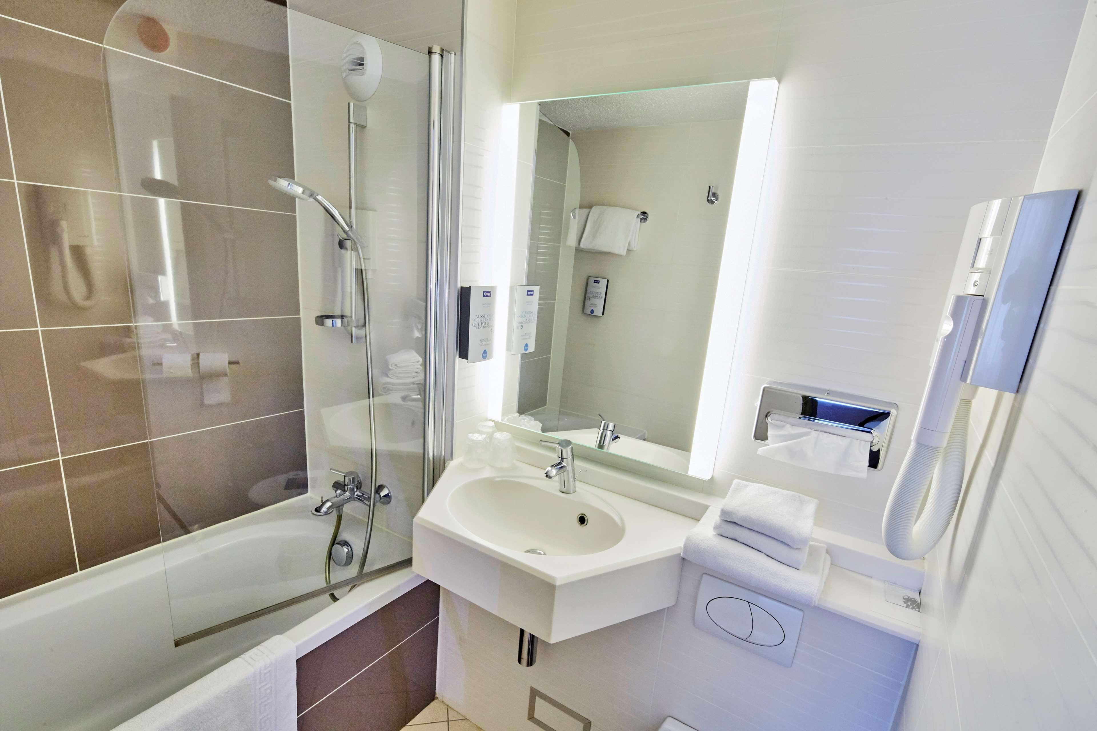 Kyriad Hotel Nevers Centre Экстерьер фото